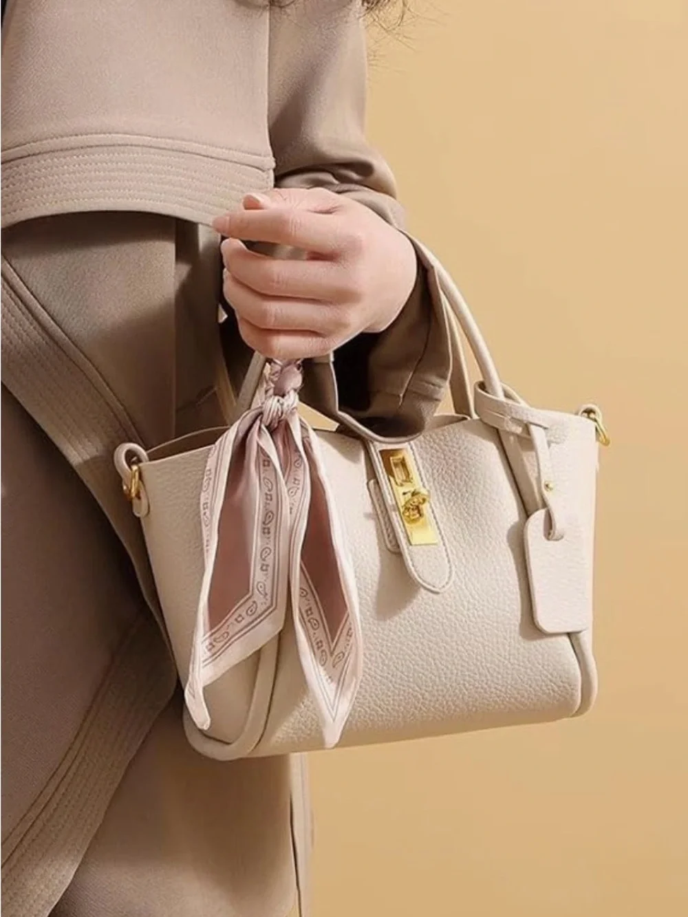 Women's shoulder bag